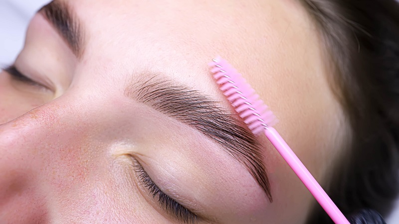 新手也能把眉毛修漂亮！簡單擠步驟就可以啦！（上）